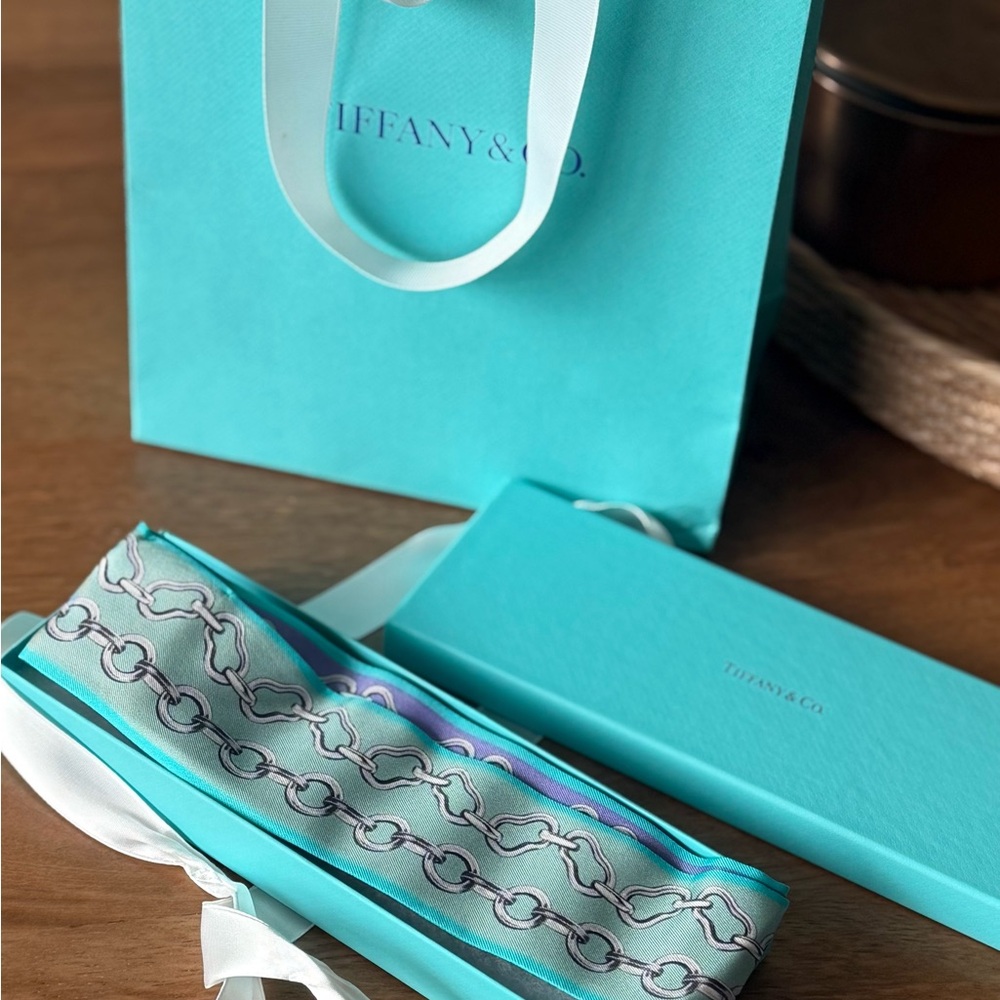 Tiffany & Co. Turquoise Gift Set with Chain Design
